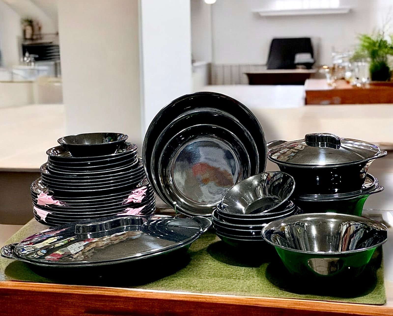 IMG-20251110-WA0022 dinner Set black