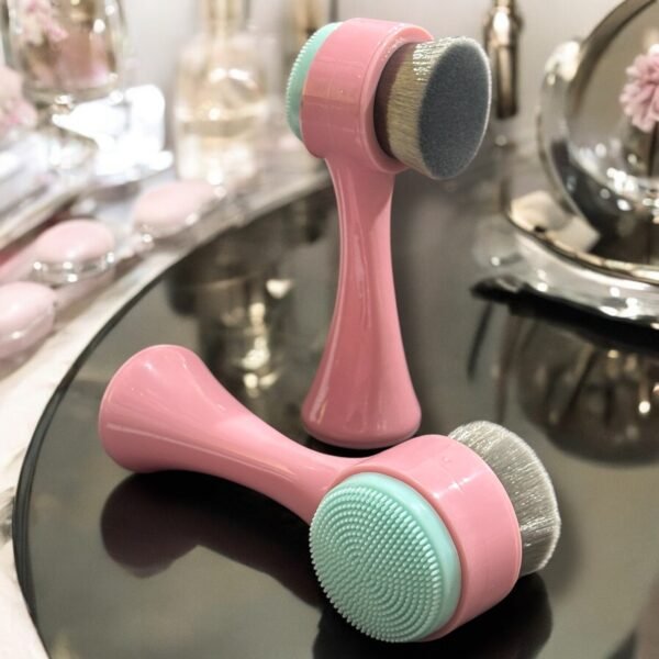 Achieve a flawless look with this 2-in-1 facial brush, designed for deep cleansing and smooth makeup application. This high-quality double-sided beauty tool features ultra-soft bristles for effortless foundation blending and a silicone scrubber to remove dirt, oil, and impurities from your skin. Its ergonomic handle ensures a comfortable grip, making it a must-have in your skincare and makeup routine. Ideal for all skin types, this pore cleansing and makeup blending brush is perfect for everyday use.