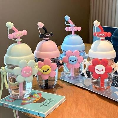 "500ml cute kids water bottles with flower decoration, cartoon straw caps, and colorful straps – BPA-free plastic tumblers"